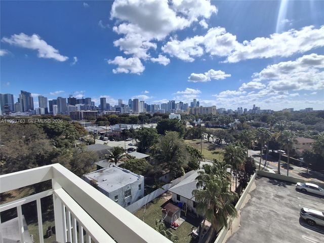 816 NW 11th St 806, Miami, FL 33136
