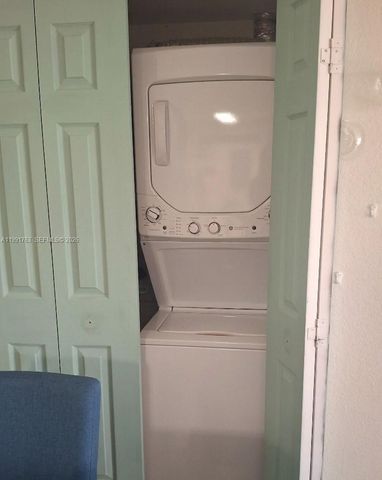 816 NW 11th St 806, Miami, FL 33136