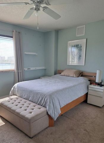 816 NW 11th St 806, Miami, FL 33136