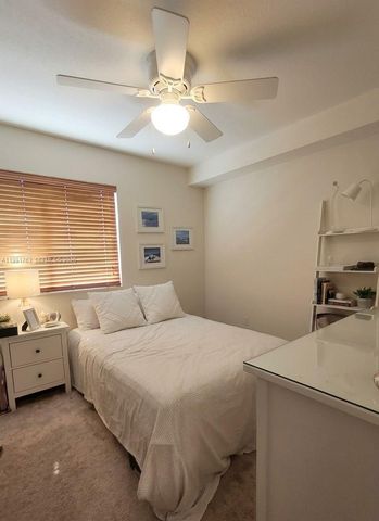 816 NW 11th St 806, Miami, FL 33136