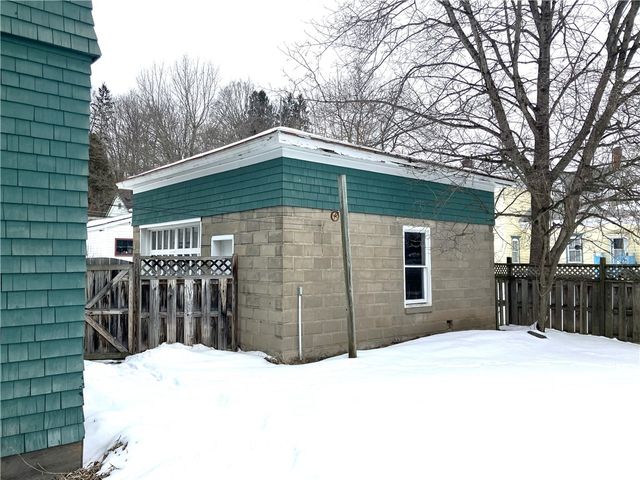 20 Taylor Street, Oxford, NY 13830