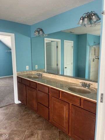 18827 Tillamook Run E, Noblesville, IN 46062