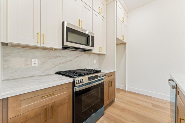 9109 Henrietta Street A & B, Houston, TX 77088