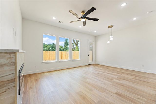 9109 Henrietta Street A & B, Houston, TX 77088