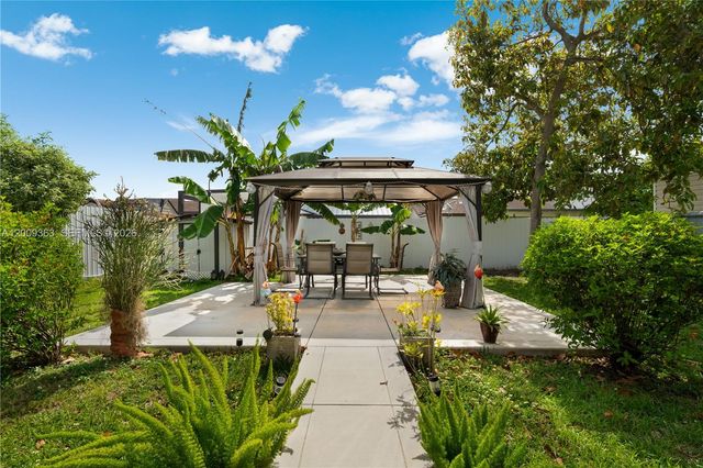 5673 SW 149th Ave, Miami, FL 33193