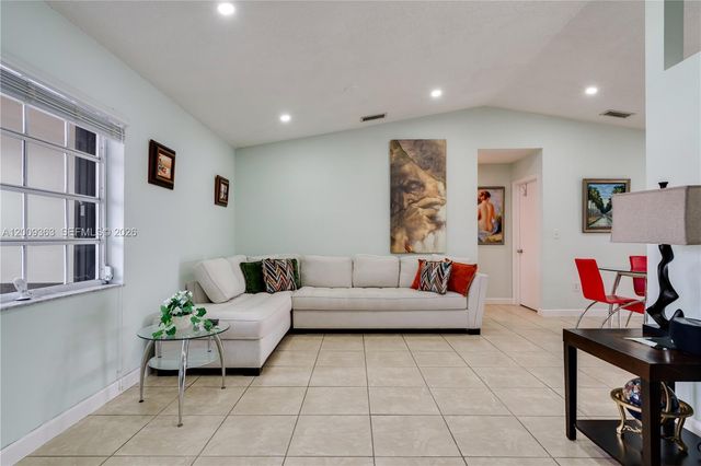 5673 SW 149th Ave, Miami, FL 33193