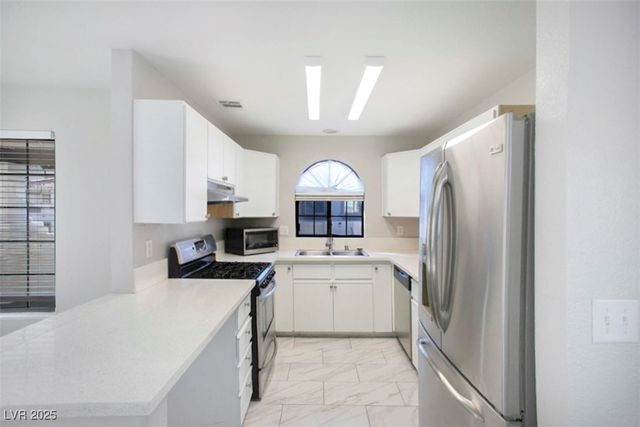 1411 Santa Margarita Street E, Las Vegas, NV 89146