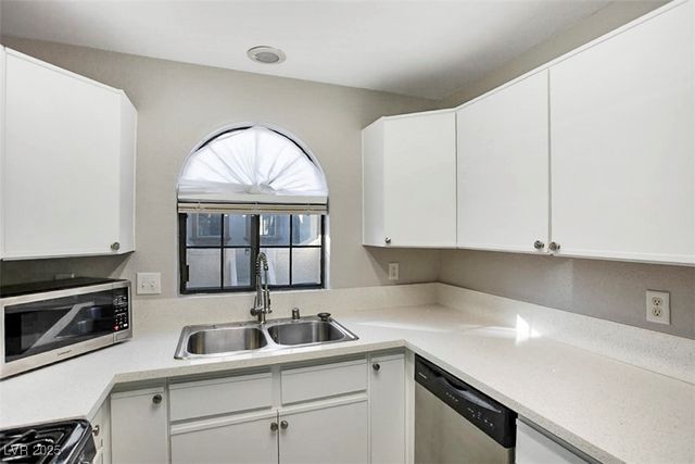 1411 Santa Margarita Street E, Las Vegas, NV 89146