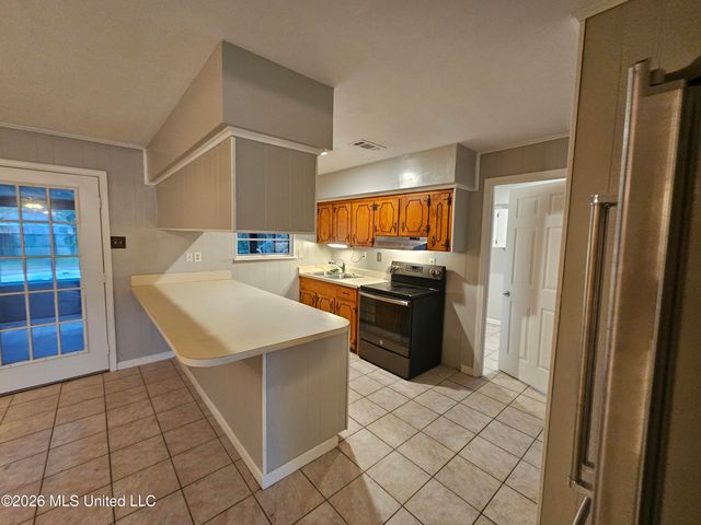 705 S Forest Avenue, Long Beach, MS 39560