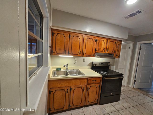 705 S Forest Avenue, Long Beach, MS 39560