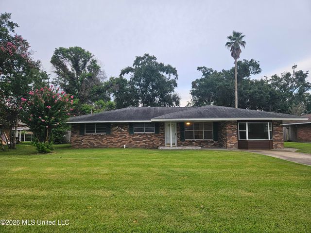 705 S Forest Avenue, Long Beach, MS 39560