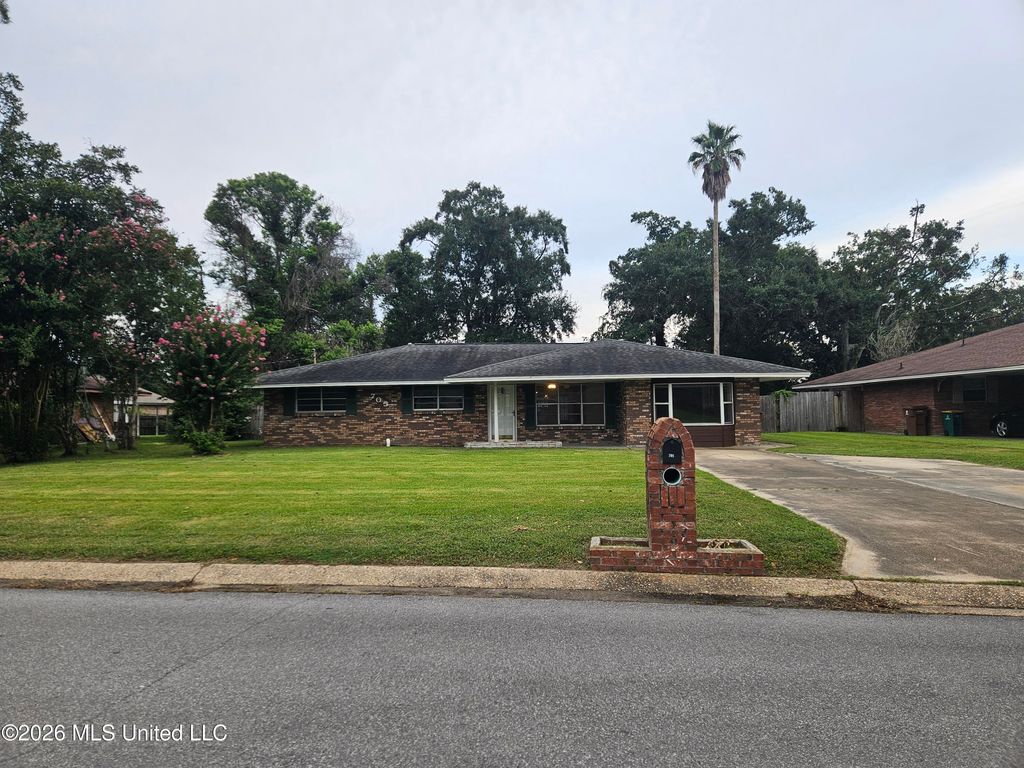 705 S Forest Avenue, Long Beach, MS 39560