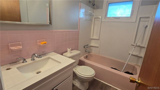 425 Joe Mccarthy Drive, Amherst, NY 14228