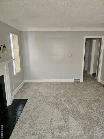 11627 Grayton Street, Detroit, MI 48224