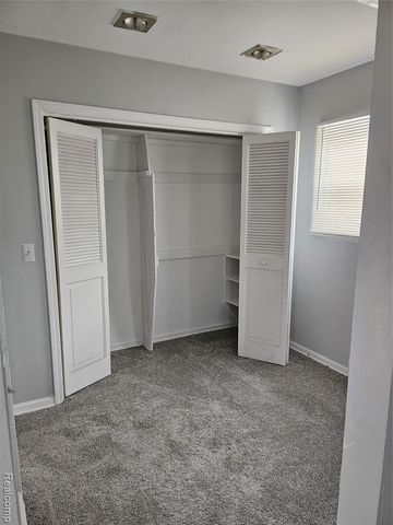 11627 Grayton Street, Detroit, MI 48224