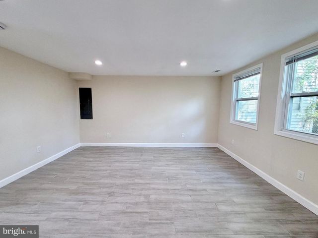 327 BIGLEY AVE, Baltimore, MD 21227