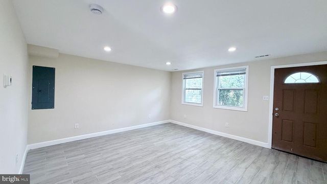 327 BIGLEY AVE, Baltimore, MD 21227