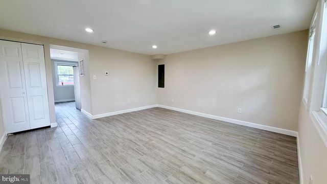 327 BIGLEY AVE, Baltimore, MD 21227