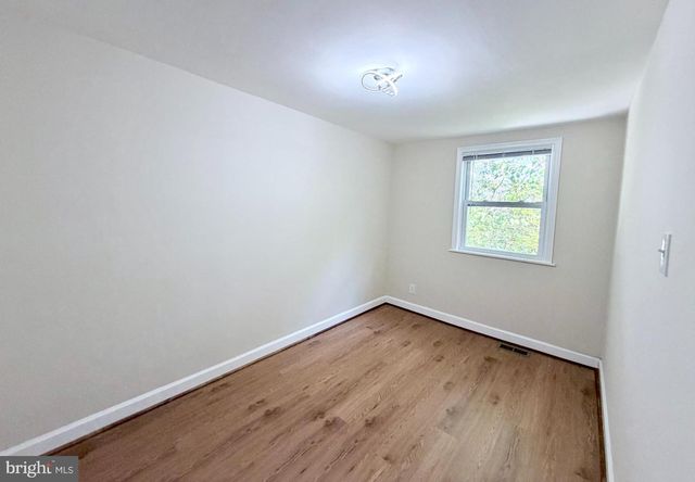 327 BIGLEY AVE, Baltimore, MD 21227