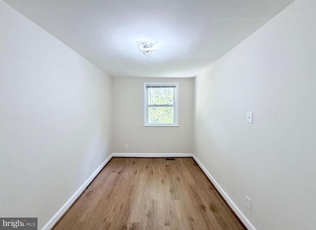 327 BIGLEY AVE, Baltimore, MD 21227