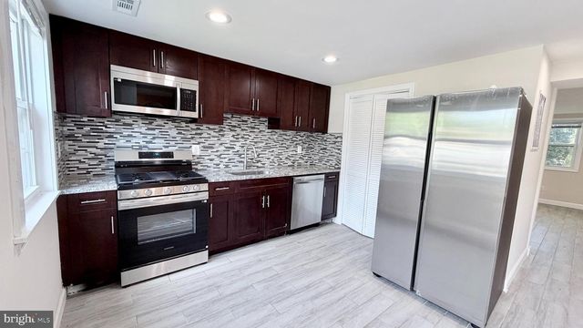 327 BIGLEY AVE, Baltimore, MD 21227