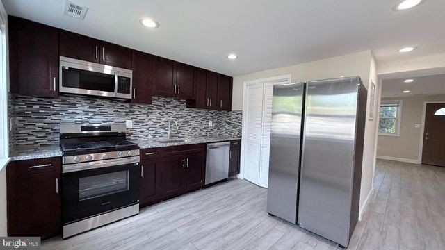 327 BIGLEY AVE, Baltimore, MD 21227