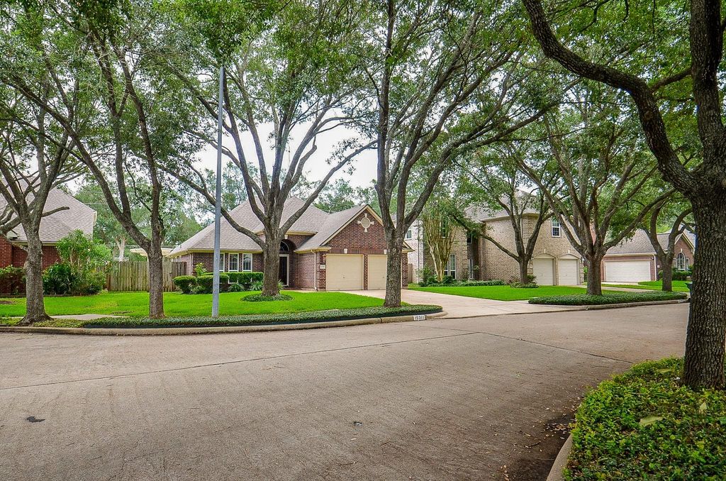 15311 Truslow Point Lane, Sugar Land, TX 77478