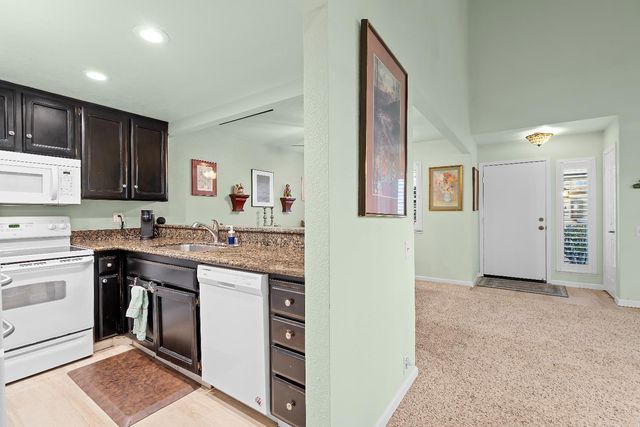 2280 Hurley Way #30, Sacramento, CA 95825