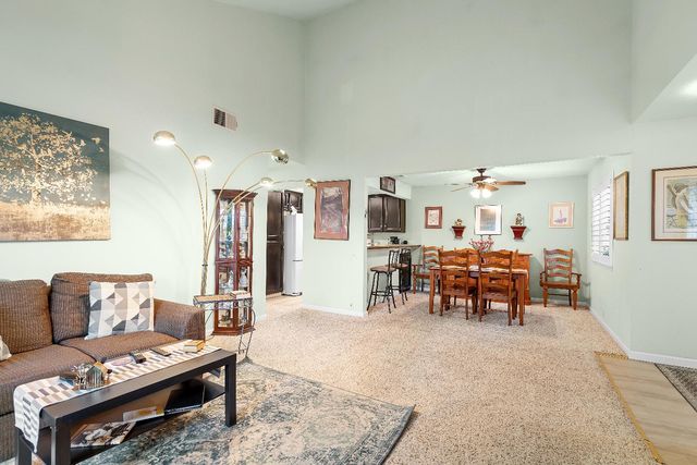 2280 Hurley Way #30, Sacramento, CA 95825