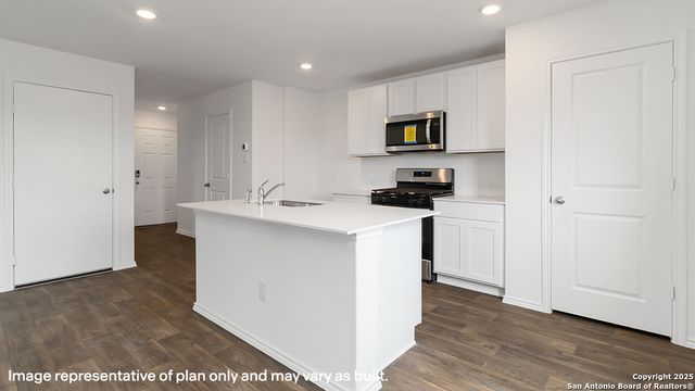 1010 Calle Altea Rd, San Antonio, TX 78221