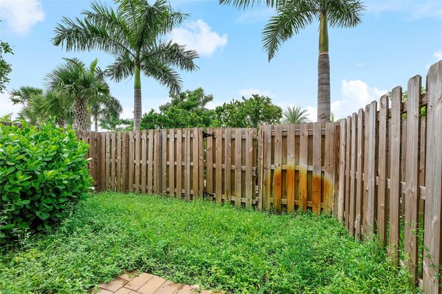 15987 SW 2nd Place 1, Pembroke Pines, FL 33027