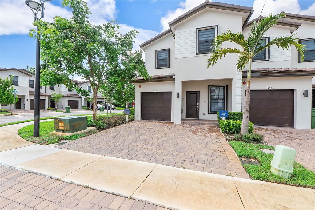 15987 SW 2nd Place 1, Pembroke Pines, FL 33027