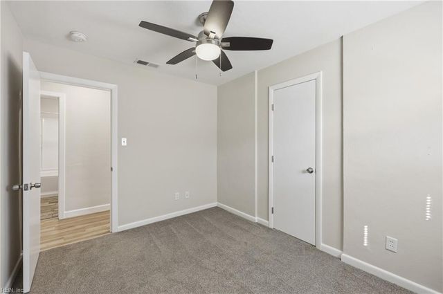 207 Sparrow RD, Chesapeake, VA 23325