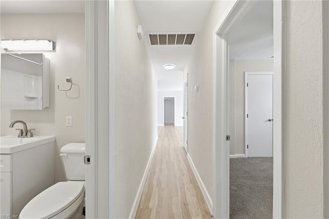 207 Sparrow RD, Chesapeake, VA 23325