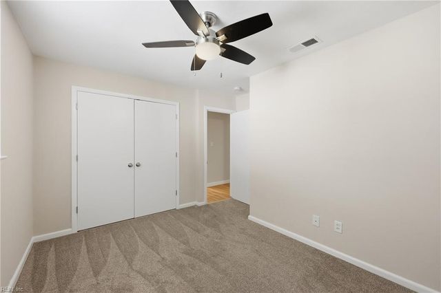 207 Sparrow RD, Chesapeake, VA 23325