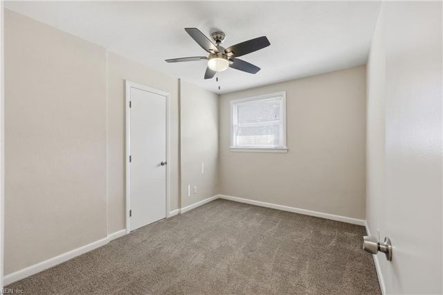 207 Sparrow RD, Chesapeake, VA 23325