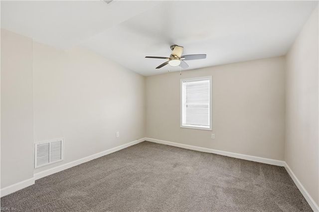 207 Sparrow RD, Chesapeake, VA 23325