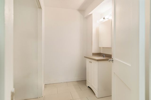 5 N Margin Street 2, Boston, MA 02113