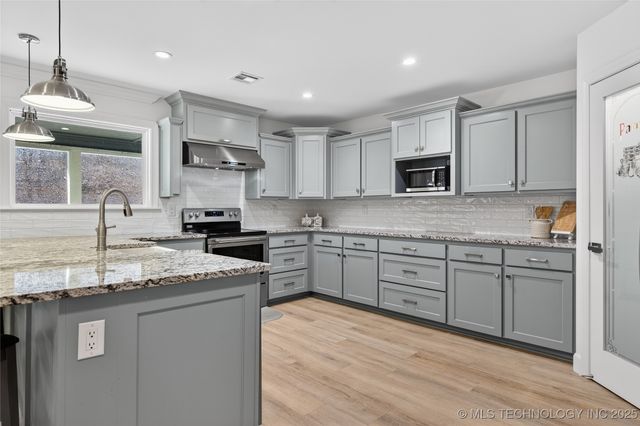 9133 Hwy 10, Tahlequah, OK 74464