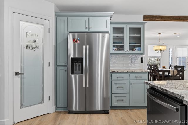 9133 Hwy 10, Tahlequah, OK 74464