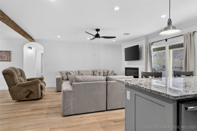 9133 Hwy 10, Tahlequah, OK 74464