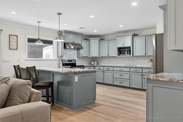 9133 Hwy 10, Tahlequah, OK 74464