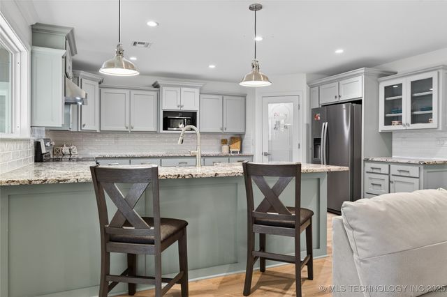 9133 Hwy 10, Tahlequah, OK 74464