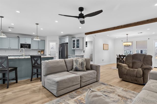 9133 Hwy 10, Tahlequah, OK 74464