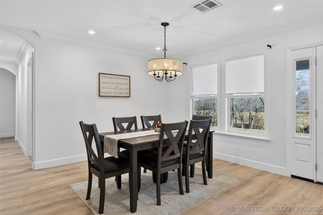 9133 Hwy 10, Tahlequah, OK 74464