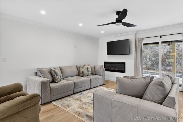 9133 Hwy 10, Tahlequah, OK 74464