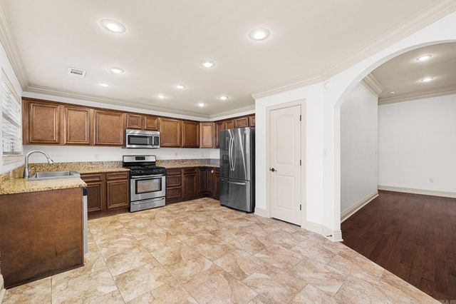 109 Danielle Cir, Maumelle, AR 72113