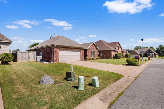 109 Danielle Cir, Maumelle, AR 72113