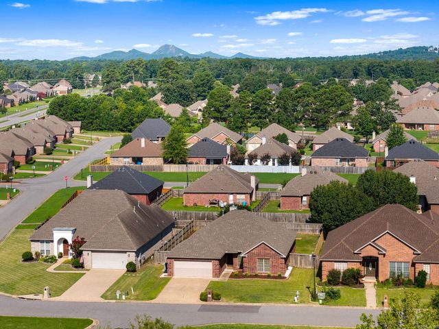 109 Danielle Cir, Maumelle, AR 72113