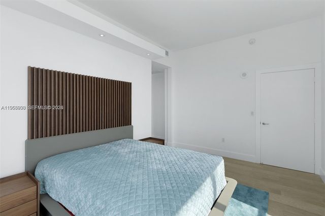 950 Brickell Bay Dr 4411, Miami, FL 33131